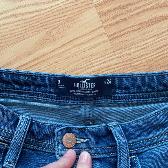 Hollister Shorts - Picture 2 of 3